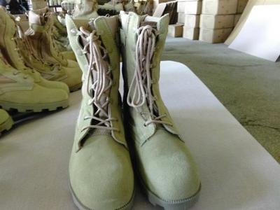 深入解析英军战靴的专业制造 沙漠靴工厂的工艺与外销市场